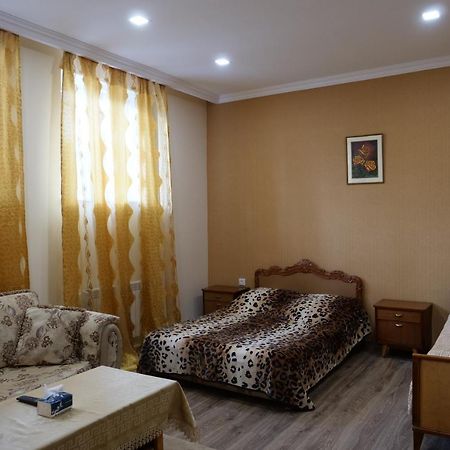 Guest House Kumayri Gyumri Bagian luar foto