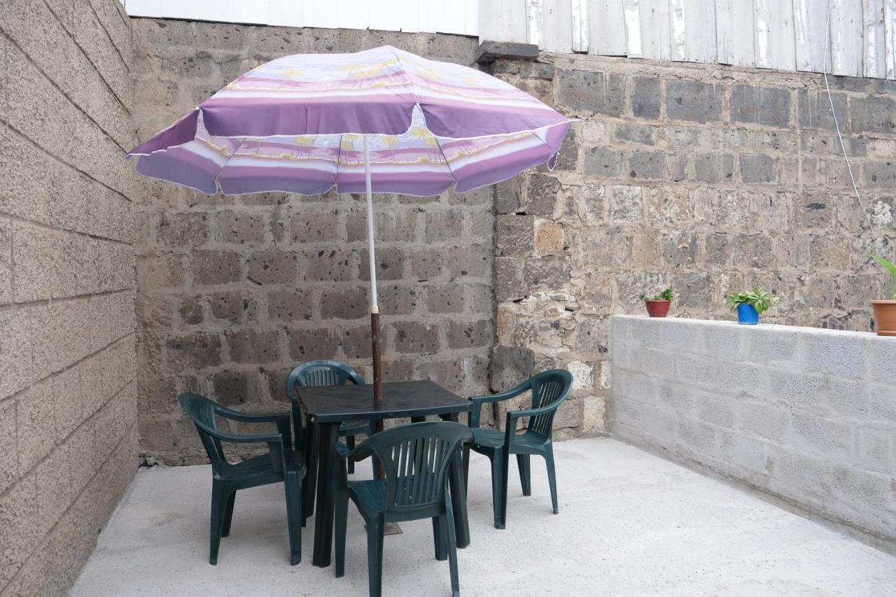 Guest House Kumayri Gyumri Bagian luar foto